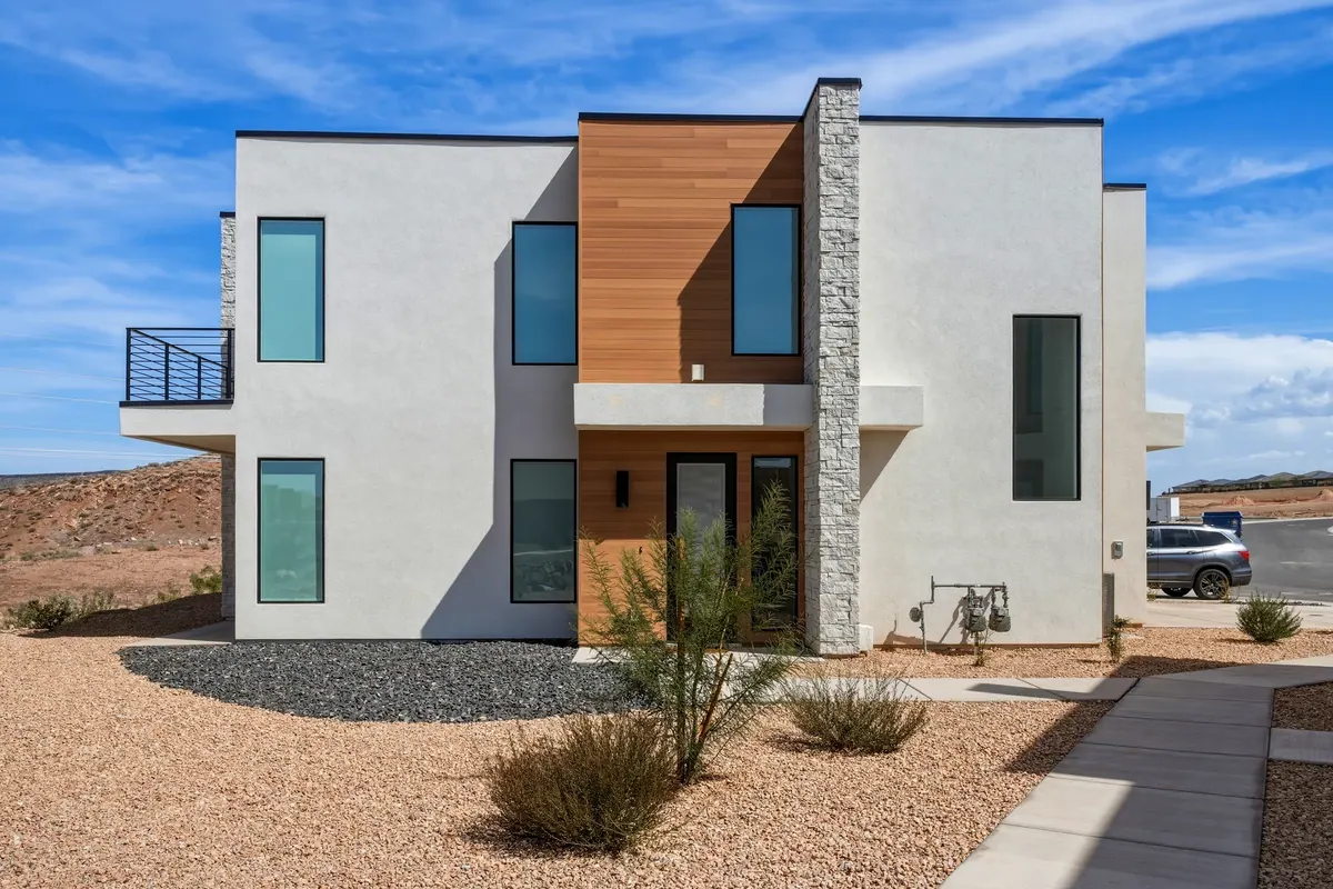Valencia At Divario — end unit exterior