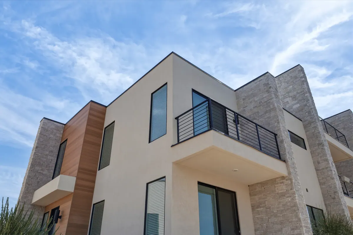 Valencia At Divario — building corner balconies